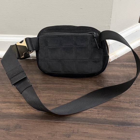Lululemon Everywhere Belt Bag 1L Quilted Velour - Picture 4 of 4